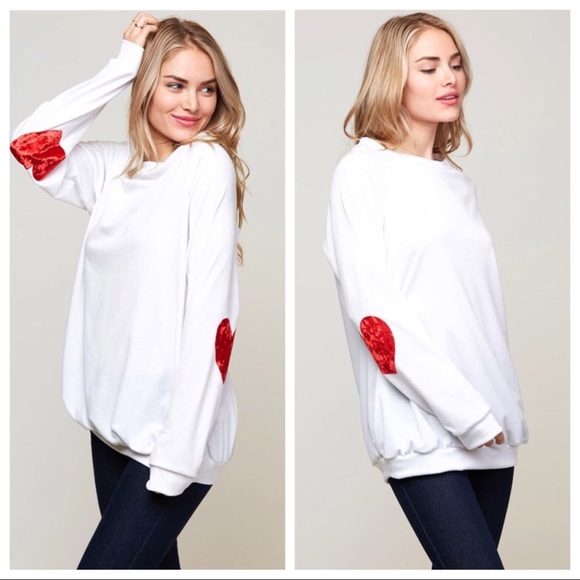 ‼️LAST 1 ‼️WHITE SWEATSHIRT W/RED HEART ELBOW❤️ - Picture 3 of 7